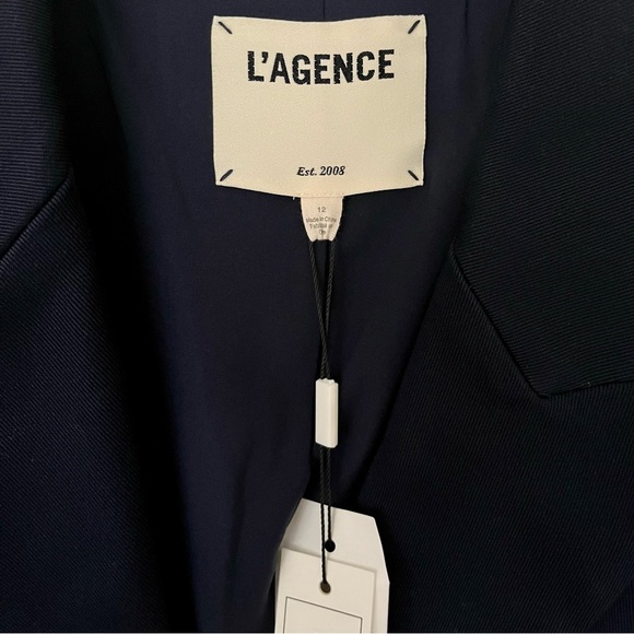 L’AGENCE Chamberlain Blazer in Navy - Picture 4 of 6